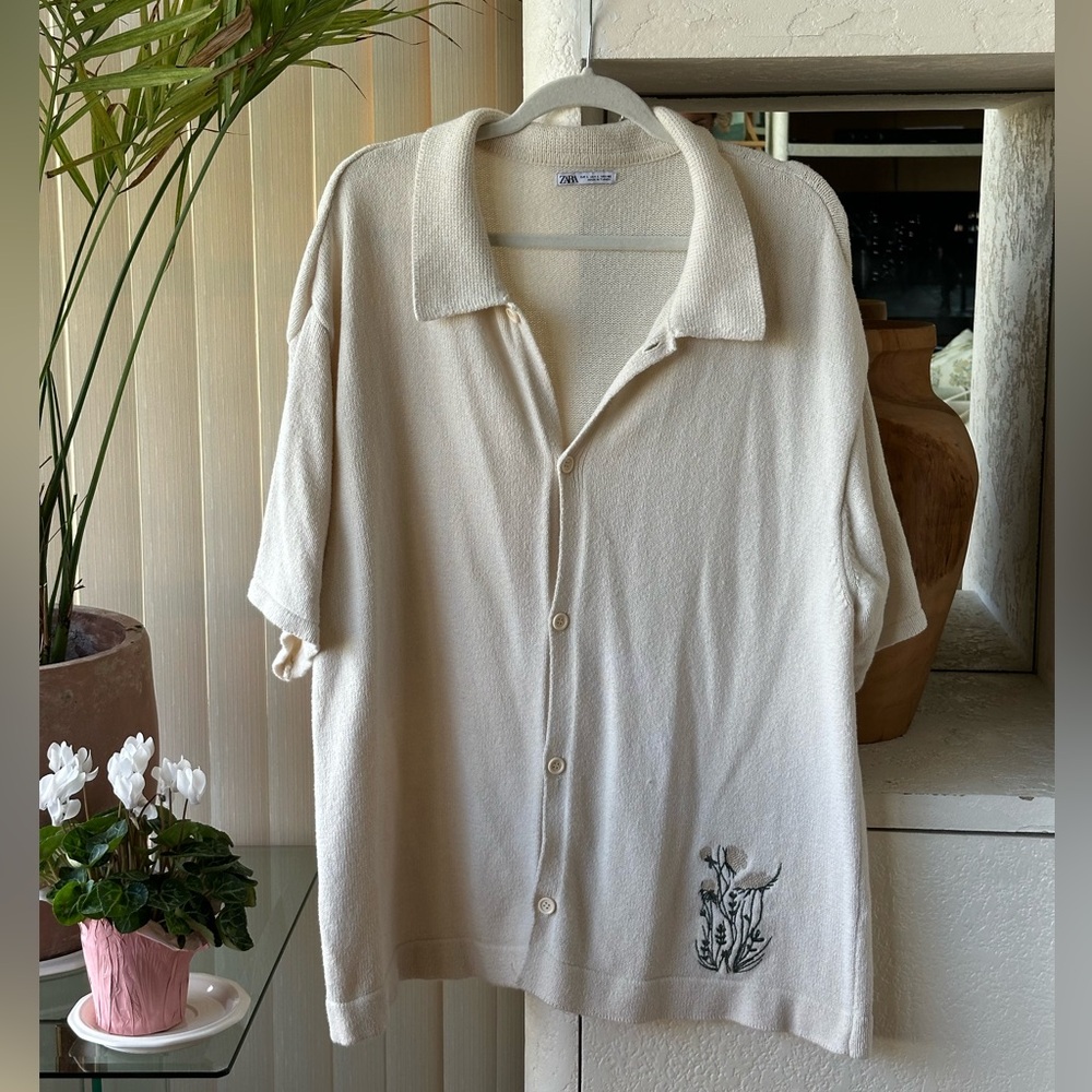 Zara Men’s knit embroidered short-sleeved button down | floral embroidery cream